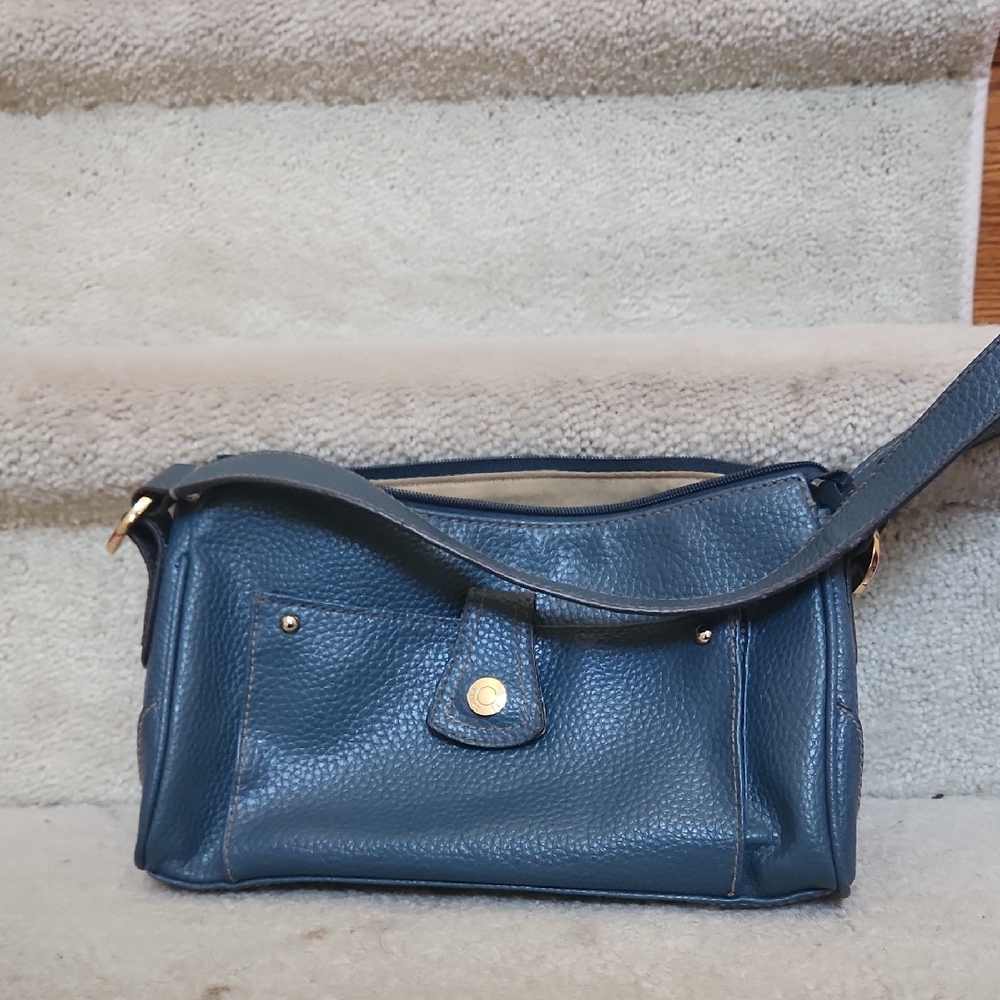 Chic Navy Leather Shoulder Bag